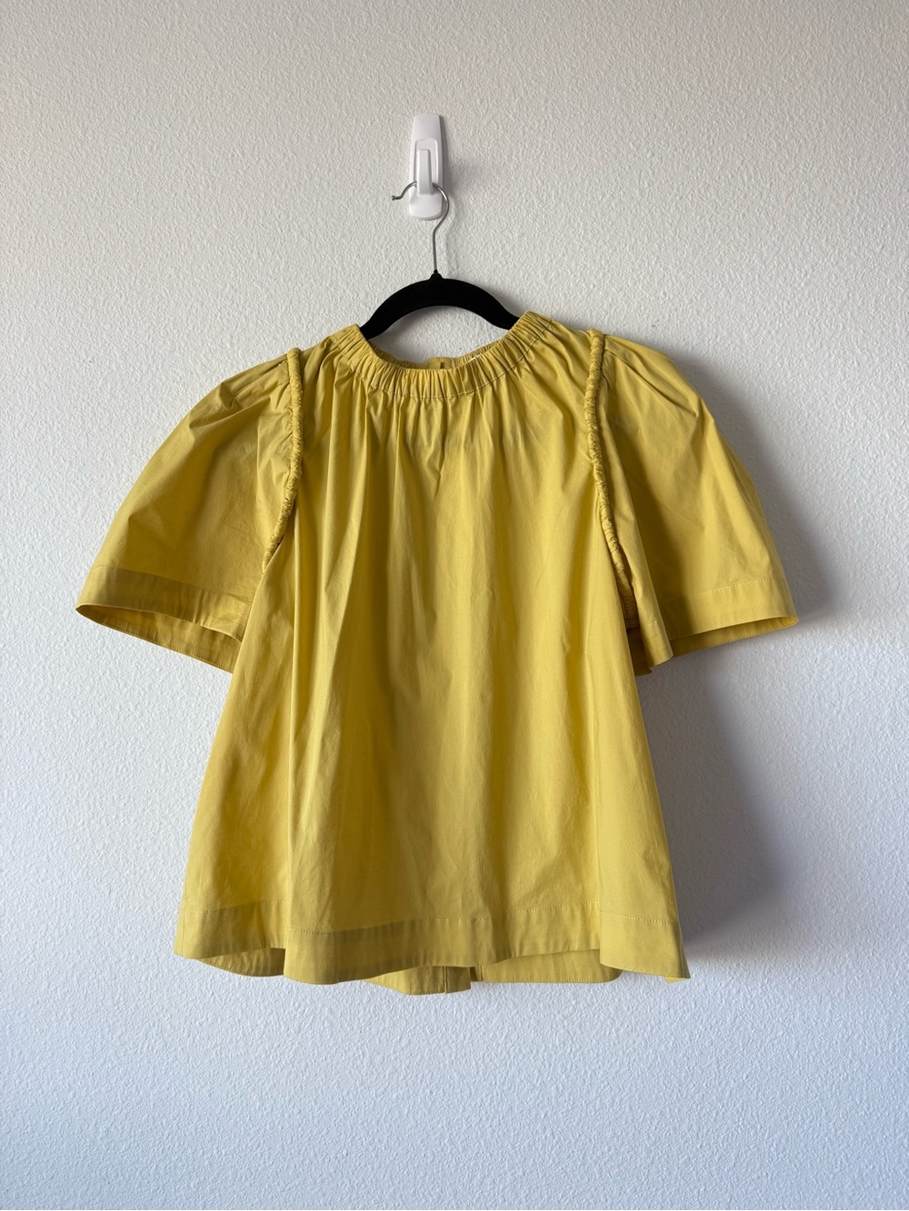 Sea NY Women's Short Puff
Sleeve, Button-Down Back Top.